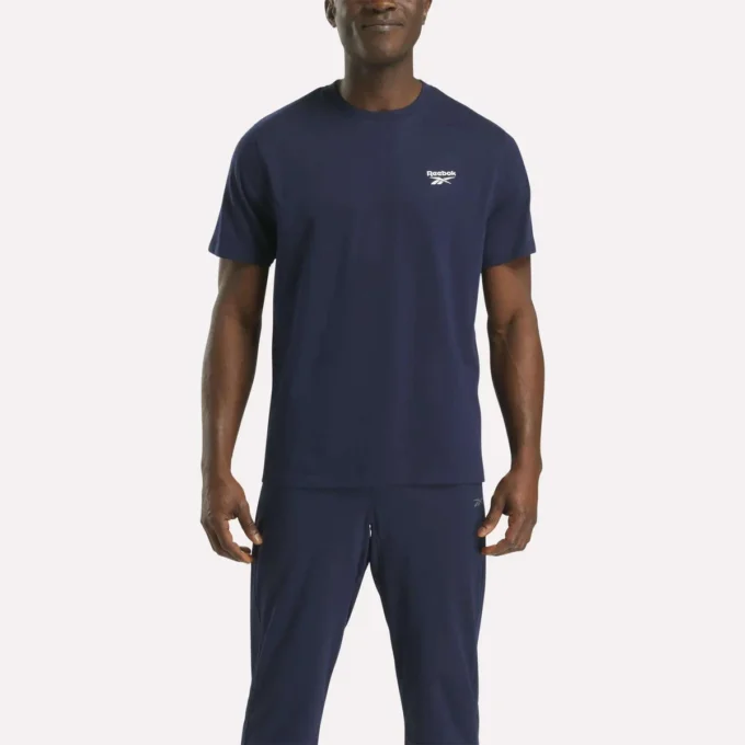 Herre-T-shirt med lille logo, rund hals og korte ærmer