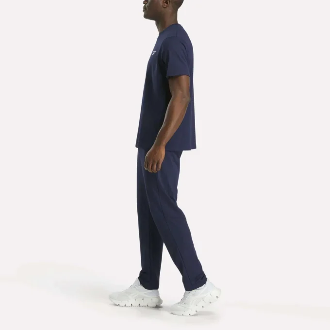 Herre-T-shirt med lille logo, rund hals og korte ærmer