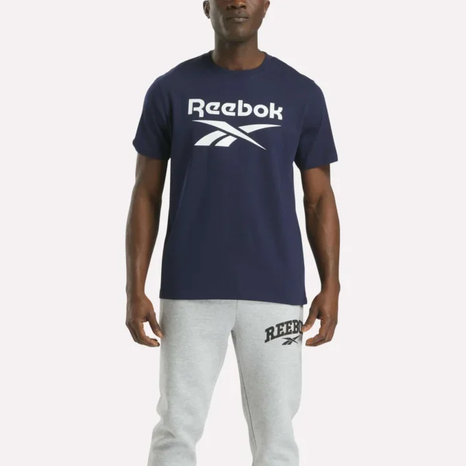 Herre-T-shirt med stort logo og rund hals Herre-T-shirt med stort logo og rund hals