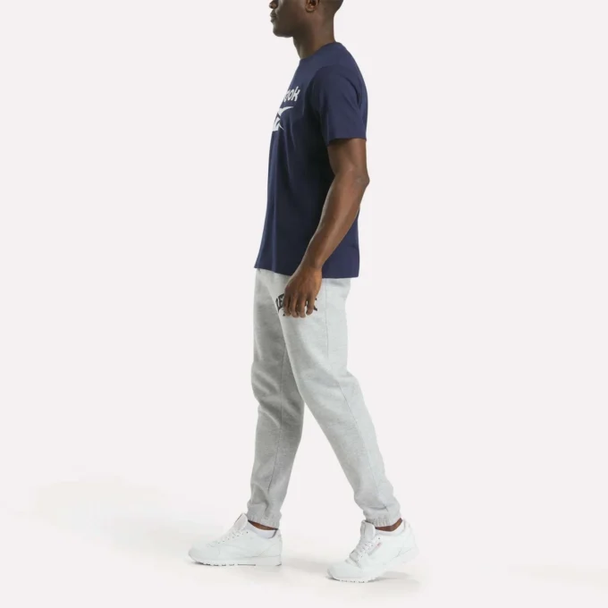Herre-T-shirt med stort logo og rund hals Herre-T-shirt med stort logo og rund hals