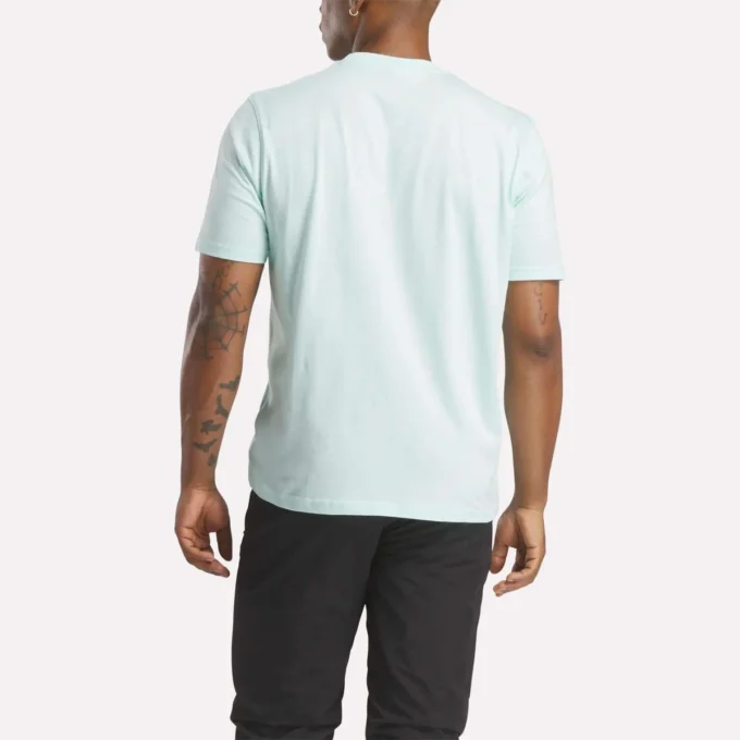 Herre-T-shirt med stort logo og rund hals Herre-T-shirt med stort logo og rund hals