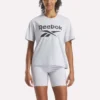 Oversized T-shirt med stort logo og korte ærmer til kvinder Oversized T-shirt med stort logo og korte ærmer til kvinder