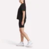 Oversized T-shirt med stort logo og korte ærmer til kvinder Oversized T-shirt med stort logo og korte ærmer til kvinder