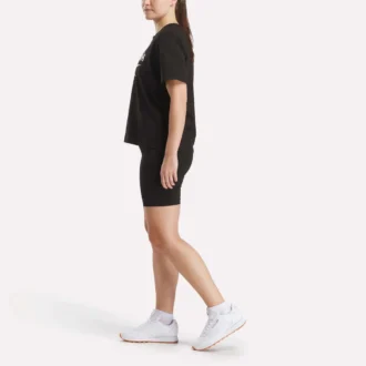 Oversized T-shirt med stort logo og korte ærmer til kvinder
