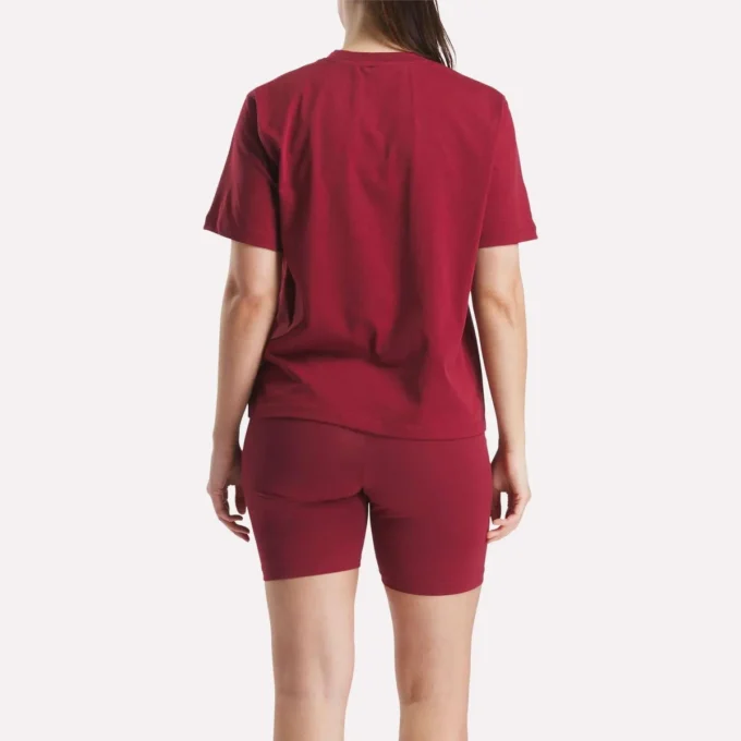 Oversized T-shirt med stort logo og korte ærmer til kvinder Oversized T-shirt med stort logo og korte ærmer til kvinder