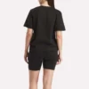 Oversized T-shirt med stort logo og korte ærmer til kvinder Oversized T-shirt med stort logo og korte ærmer til kvinder
