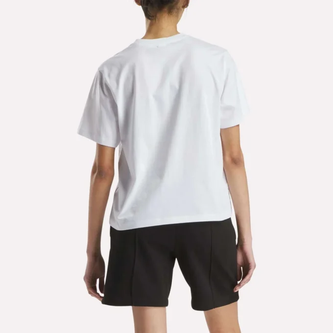 Oversized T-shirt med stort logo og korte ærmer til kvinder Oversized T-shirt med stort logo og korte ærmer til kvinder