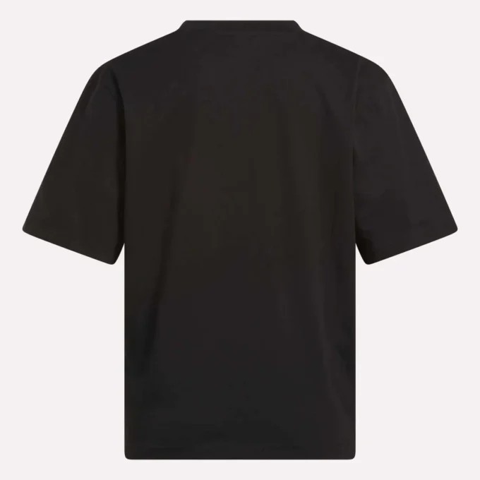 Oversized T-shirt med stort logo og korte ærmer til kvinder Oversized T-shirt med stort logo og korte ærmer til kvinder